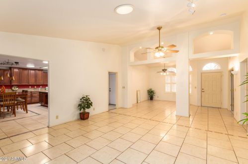 8219 Nopal Ave, Mesa, AZ 85209-6721