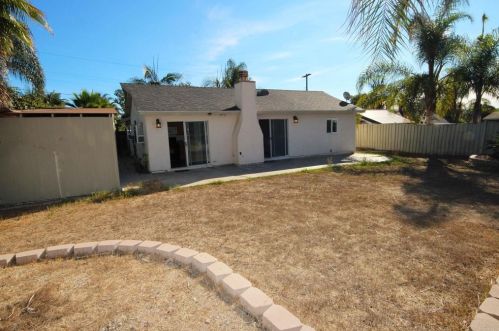 1110 Woodrail Dr, Vista CA  92083-3049 exterior