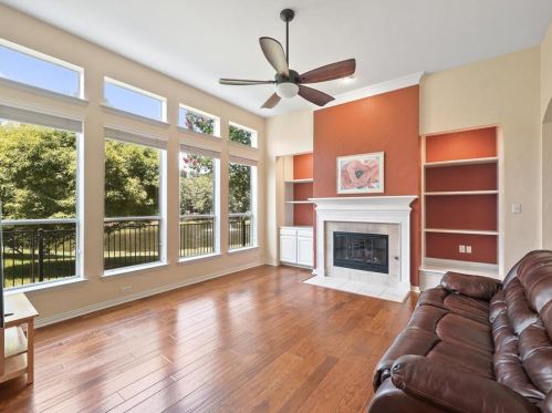 812 Moose Hollow Ln, Euless, TX 76039-6087