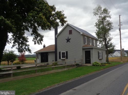 570 Zion Rd, Carlisle PA  17015-7111 exterior