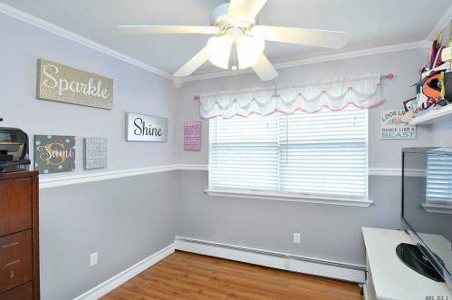 140 10 Ave, Holtsville NY  11742-2312 exterior