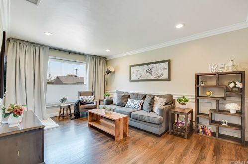 5719 Pennswood Ave, Lakewood CA  90712-1819 exterior