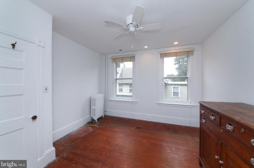 202 Ct St, Gardenville PA  exterior