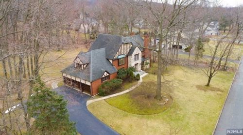 96 Mohawk Ave, Norwood, NJ 07648-2418
