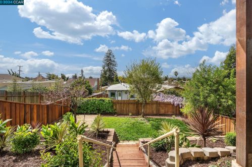 6101 Laird Ave, Oakland CA  94605-1740 exterior