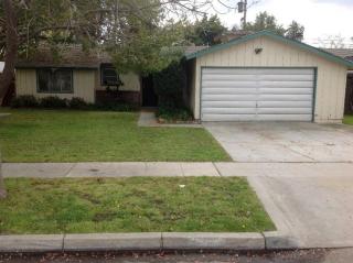 4162 Buckingham Way, Fresno, CA 93726-4505