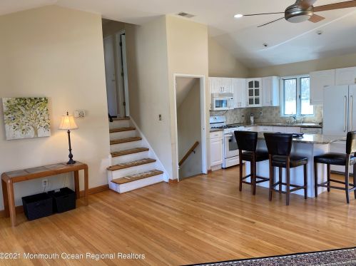88 Linden Ave, Tinton Falls, NJ 07701-6102