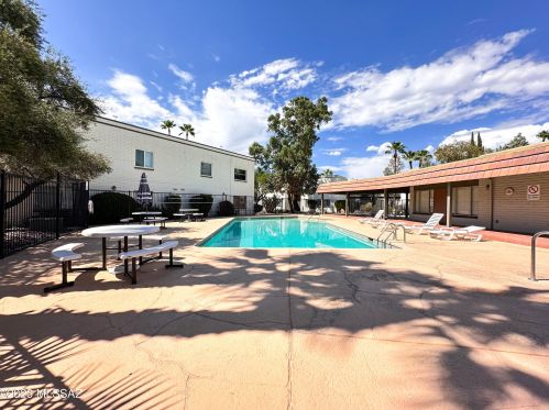 8450 Old Spanish Trl, Tucson AZ  85710-4302 exterior