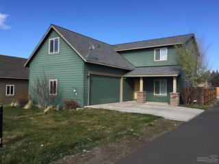 1556 17th St, Eagle Crest OR  97756-8564 exterior