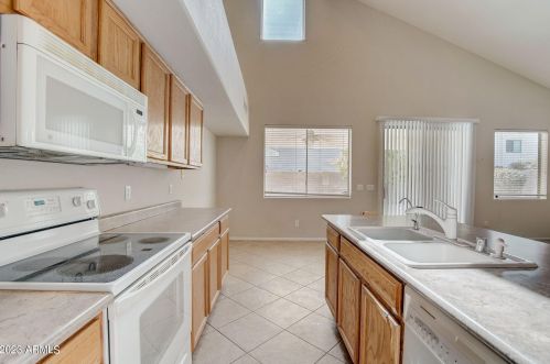 16043 Maui Ln, Sun City AZ  85379-5137 exterior