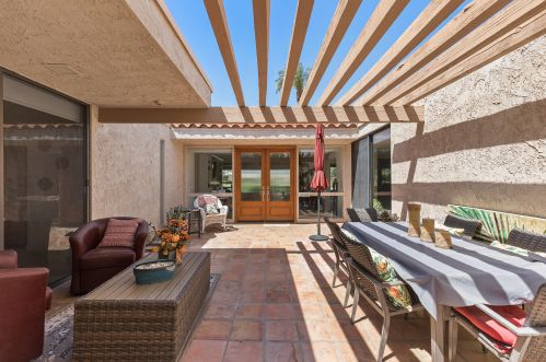 43211 Lacovia Dr, Indio CA  92203-8016 exterior