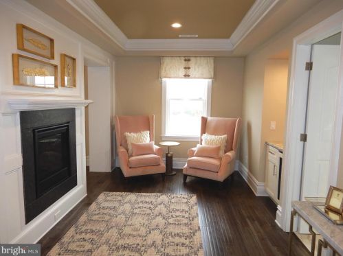 650 Holland Rd, Southampton PA 18966-1819 exterior