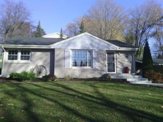 17460 Burnet St, Brookfield, WI 53045-6709