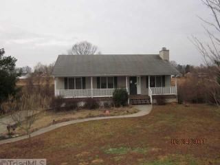 5560 Moravian Hts Ln, Clemmons NC  27012-8354 exterior
