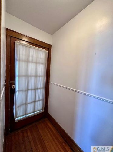 560 2nd Ave, Garwood, NJ 07027-1023