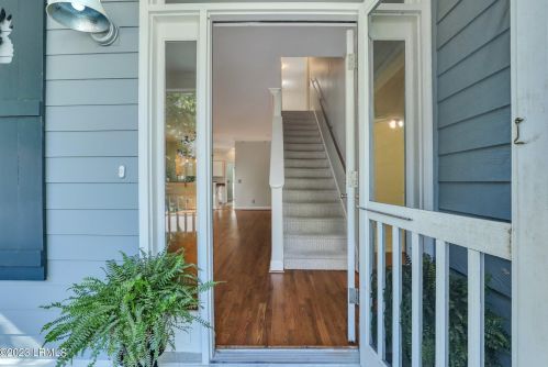 18 Brisbane Dr, Beaufort, SC 29902-5296