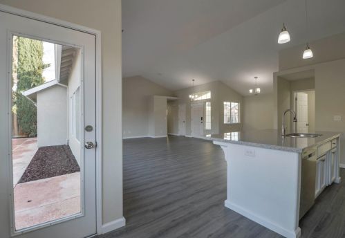 490 Santa Barbara St, Los Banos CA  93635-6324 exterior