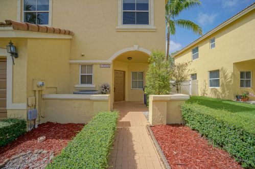 16856 1st Pl, Hollywood, FL 33027-1011