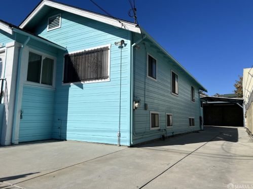 5326 10th St, Oakland, CA 94601-5615