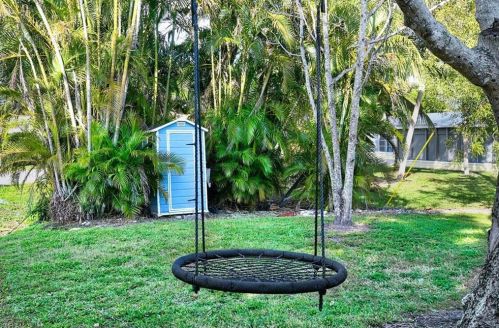 23 Derhenson Dr, Naples FL  34114-8202 exterior