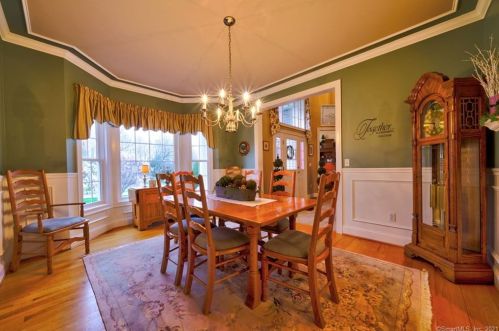 216 Watch Hill Rd, Kensington CT  06037-3657 exterior