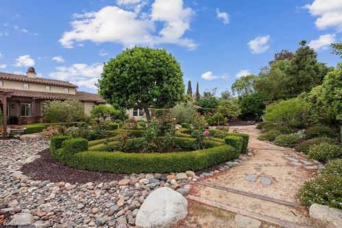 14203 Caminito Vistana, San Diego CA 92130-3724 exterior