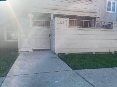 3 Lancaster Cir, West Pittsburg CA  94565-6601 exterior