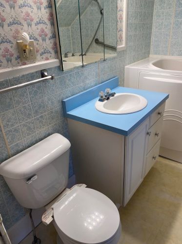 16 Leverett St, Keene NH  03431-2418 exterior