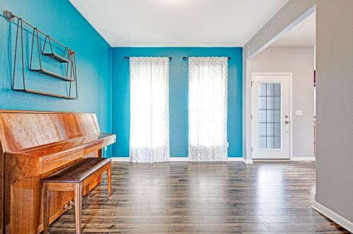 1910 Tumbleweed Cir, West Bend WI  53095-8561 exterior