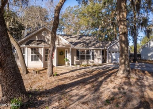55 Ardmore Ave, Beaufort, SC 29907-1376