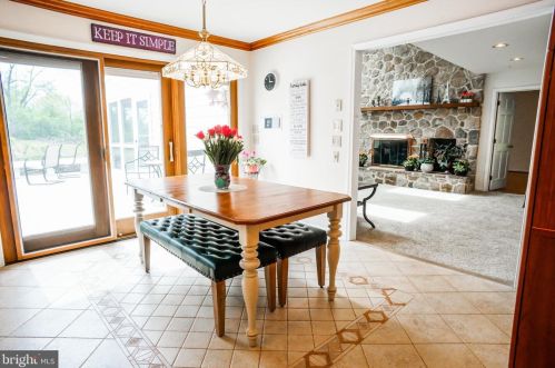 4 Beechwood Cir, Chadds Ford PA  19317-9109 exterior