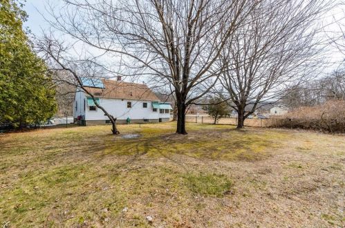 996 Hartford Tpke, Waterford CT  06385-4035 exterior