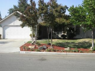 4752 Mesa Ave, Fresno CA  93722-3268 exterior