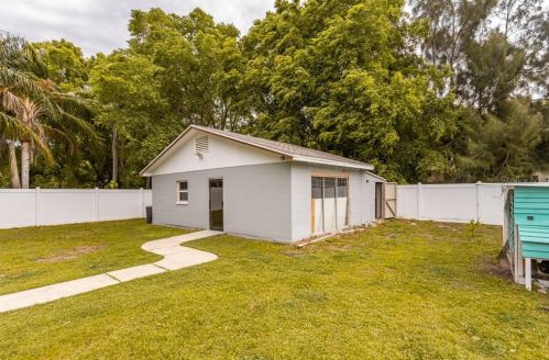 707 Shore Dr, Oldsmar FL  34677-4305 exterior