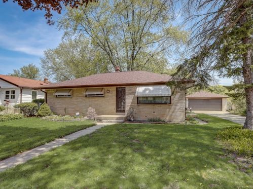 4236 88th St, Milwaukee, WI 53228-2206