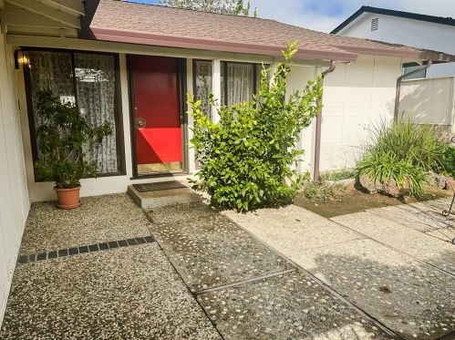 622 Barron Way, Hayward, CA 94544-6802