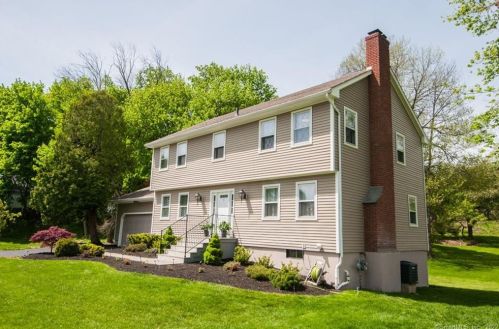 5 Cannondale Dr, Danbury CT  06810-7912 exterior