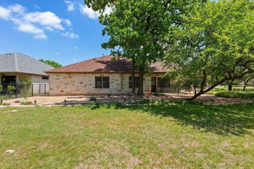 1001 Fort Davis St, Georgetown TX  78633-5376 exterior