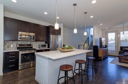 1311 Jackson St, Denver CO 80205-5052 exterior