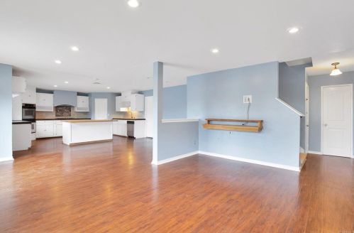 1260 Hoover St, Escondido CA  92027-1415 exterior