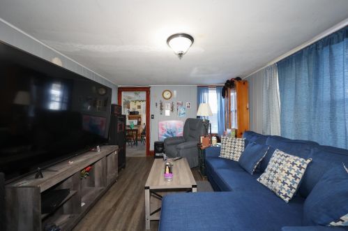 39 Vine St, Nashua NH 03060-3832 exterior