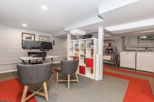 7 Potter Ct, Montclair NJ  07043-1514 exterior