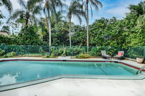 42 Northwoods Ln, Boynton Beach FL  33436-7405 exterior