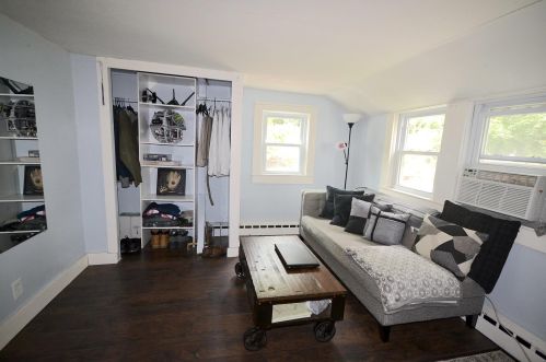 85 Broadway, Derry NH  03038-2019 exterior