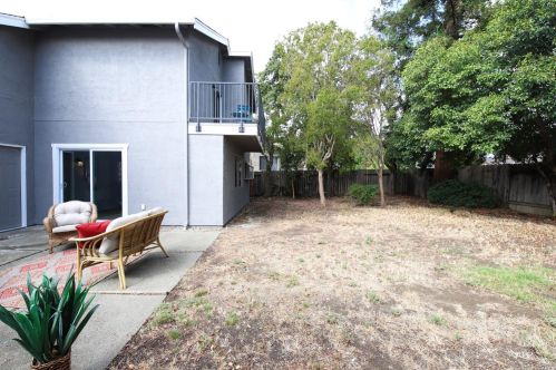 118 Oakmeade Ct, Vacaville CA exterior