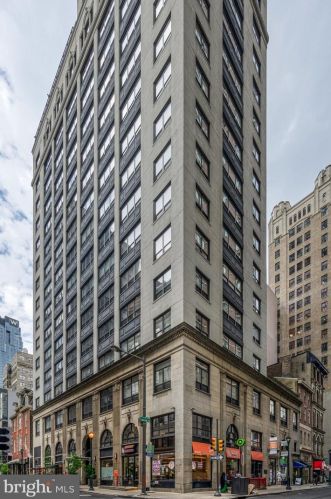 1425 Locust St, Philadelphia PA  19102-3832 exterior