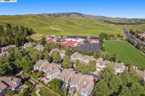 133 Kingswood Cir, Danville CA  94506-6051 exterior