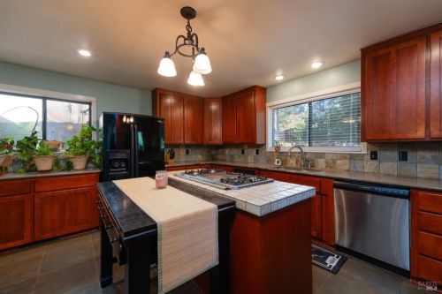 1014 Perkins St, Ukiah CA  95482-4623 exterior