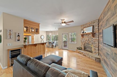 10570 Alta Sierra Dr, Grass Valley CA  95949-6840 exterior