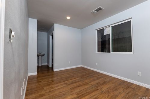 341 Haley St, Bakersfield CA 93307-1350 exterior